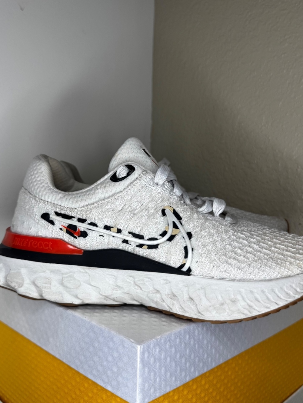 Nike React Women’s 6 White Black Red Gum Running Shoes DZ7515-001